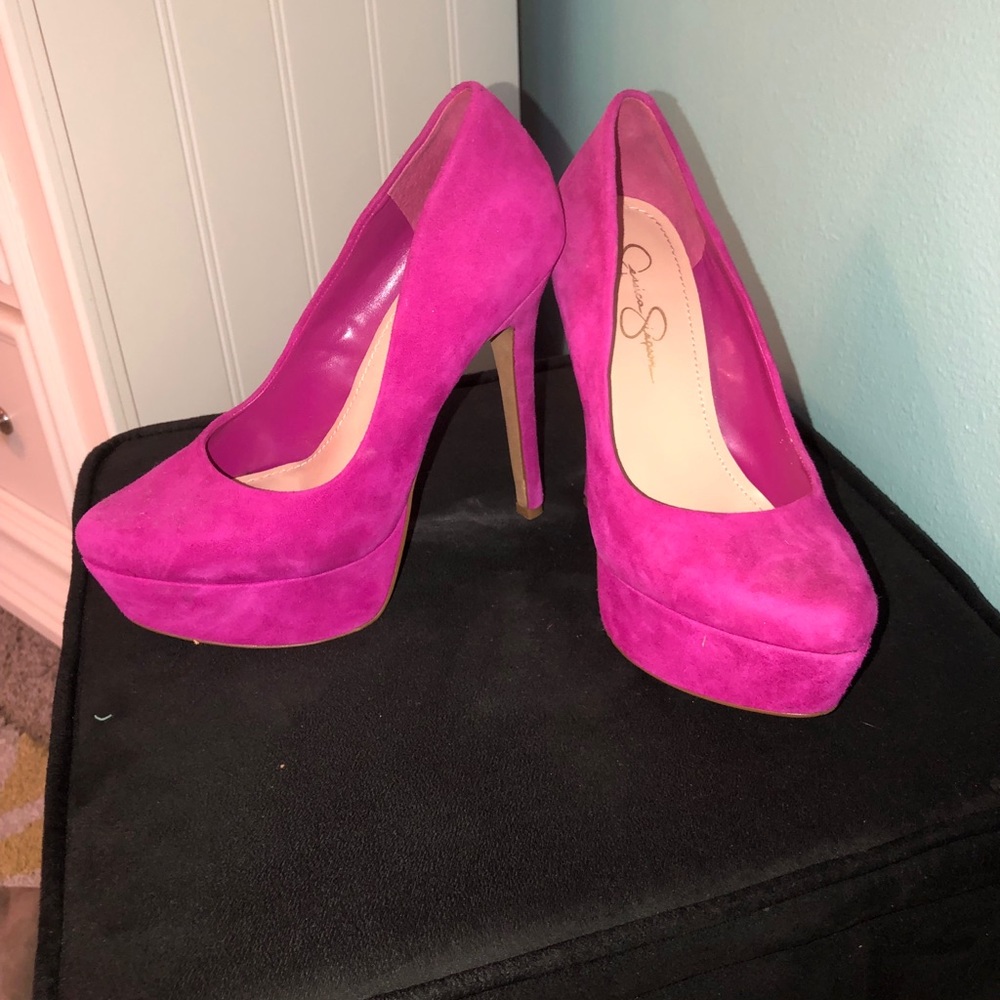 Jessica Simpson heels 7.5